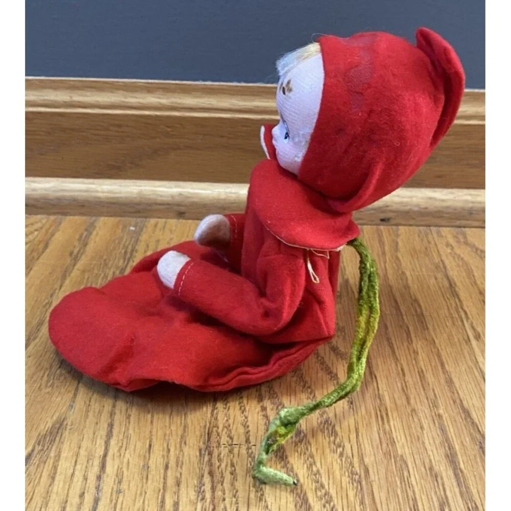 Vintage Christmas Stockinette Pixie Shelf Sitter Figure Red Felt Snowsuit Japan